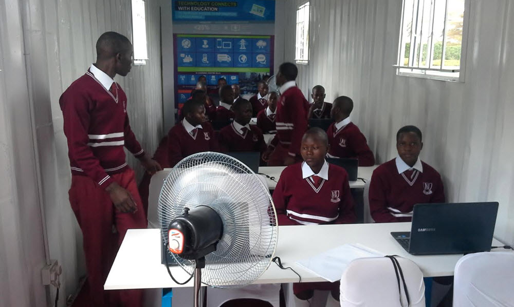 Solar powered school in Uganda 2